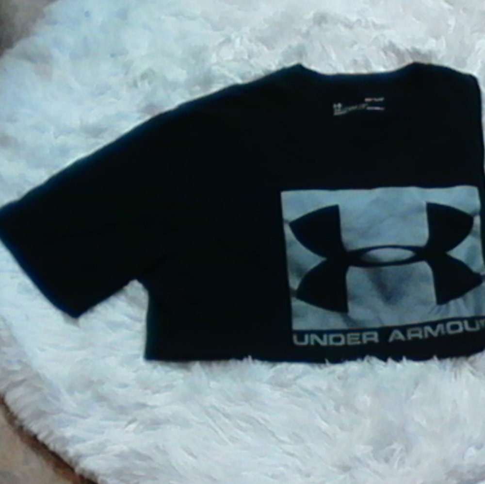 UNDER ARMOUR HEAT GEAR LOOSE FIT TSHIRT
